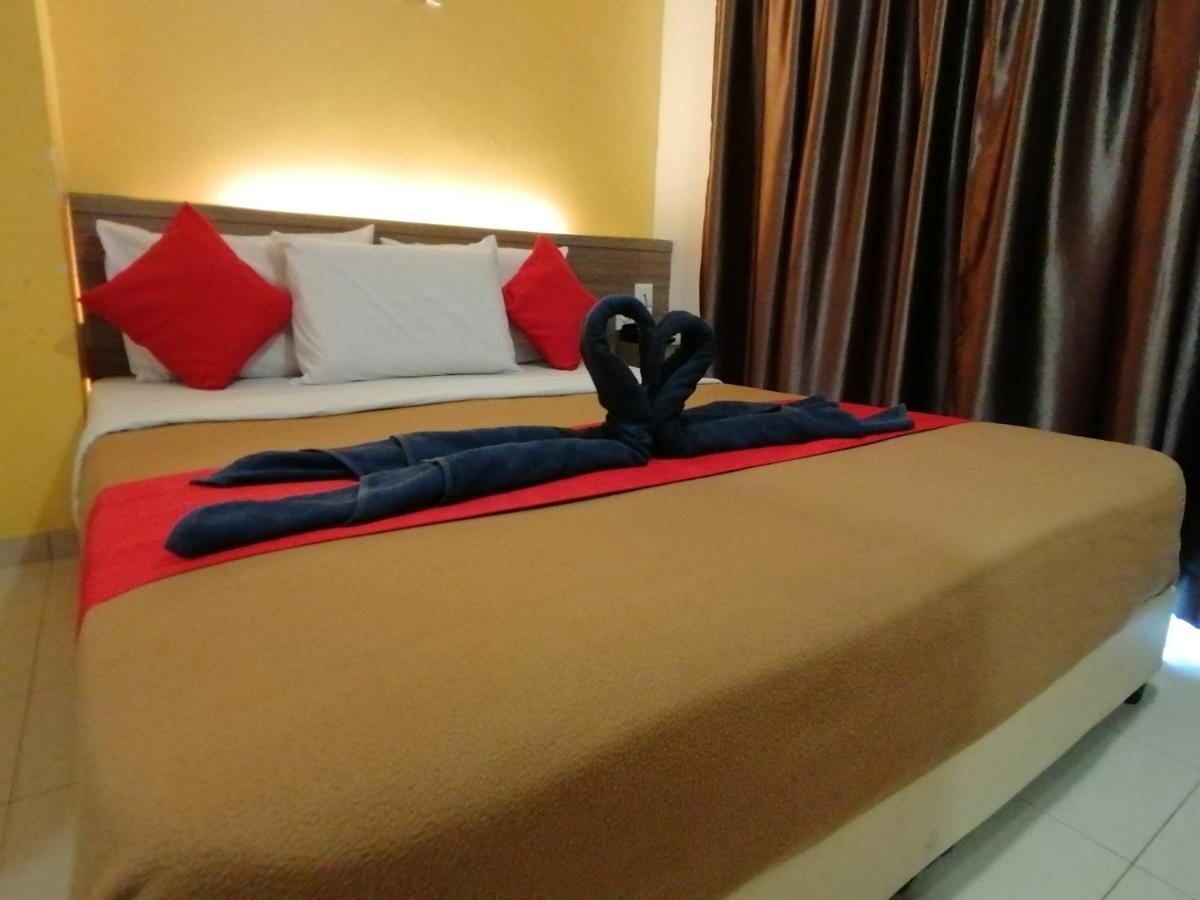 Yellow Mansion Hotel Melaka Raya Екстериор снимка