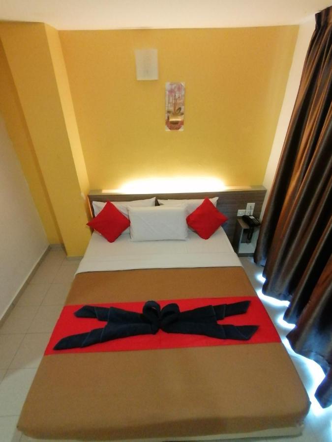 Yellow Mansion Hotel Melaka Raya Екстериор снимка