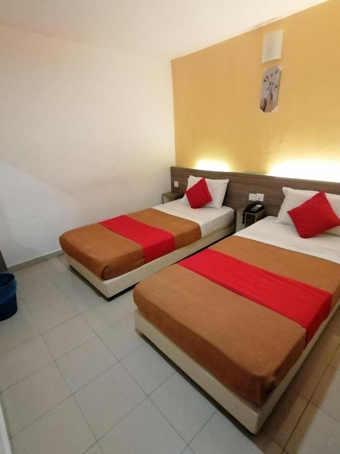 Yellow Mansion Hotel Melaka Raya Екстериор снимка