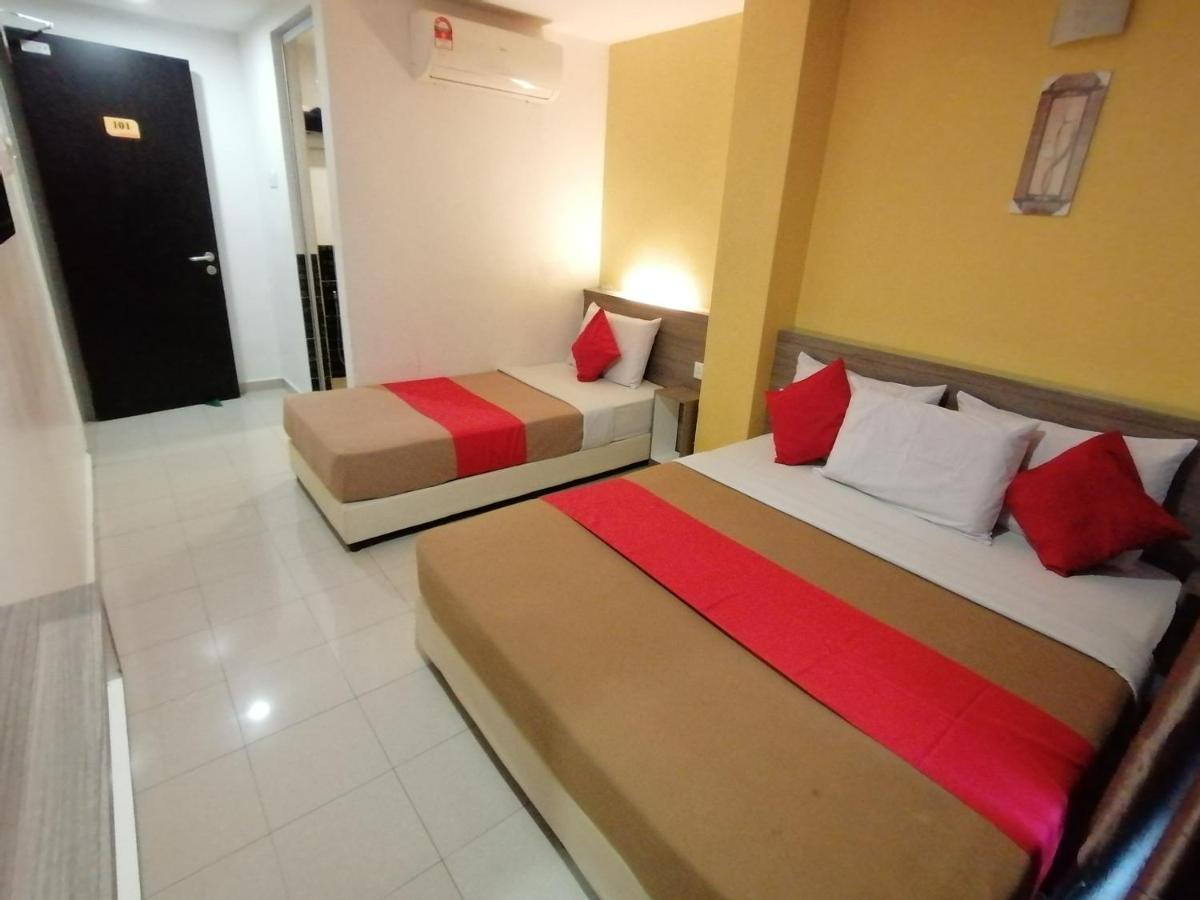 Yellow Mansion Hotel Melaka Raya Екстериор снимка