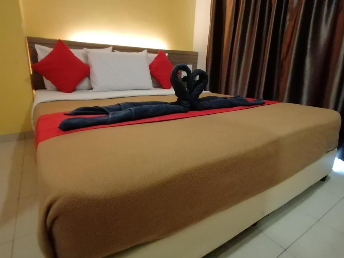 Yellow Mansion Hotel Melaka Raya Екстериор снимка