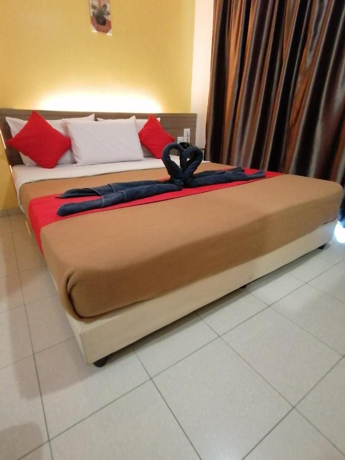 Yellow Mansion Hotel Melaka Raya Екстериор снимка