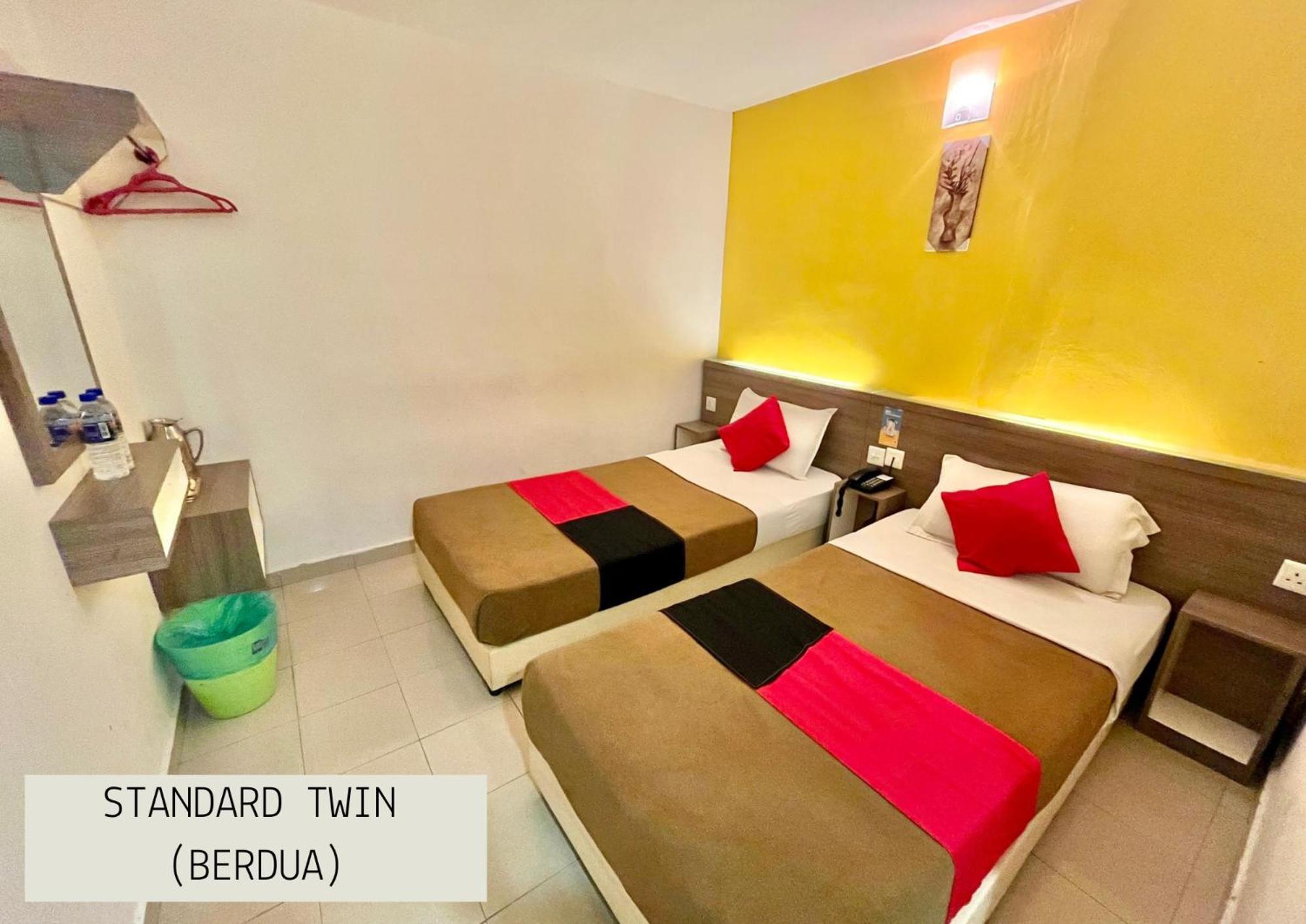 Yellow Mansion Hotel Melaka Raya Екстериор снимка