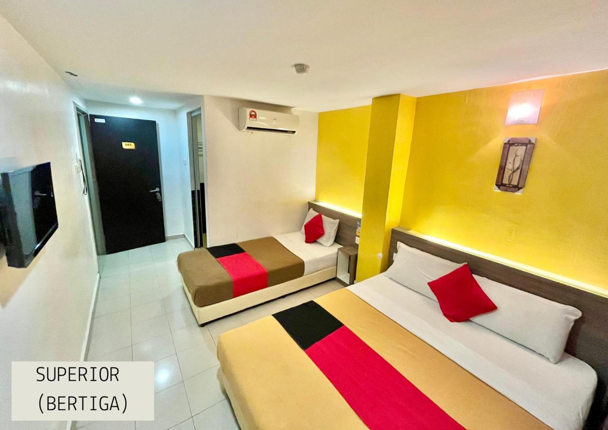 Yellow Mansion Hotel Melaka Raya Екстериор снимка