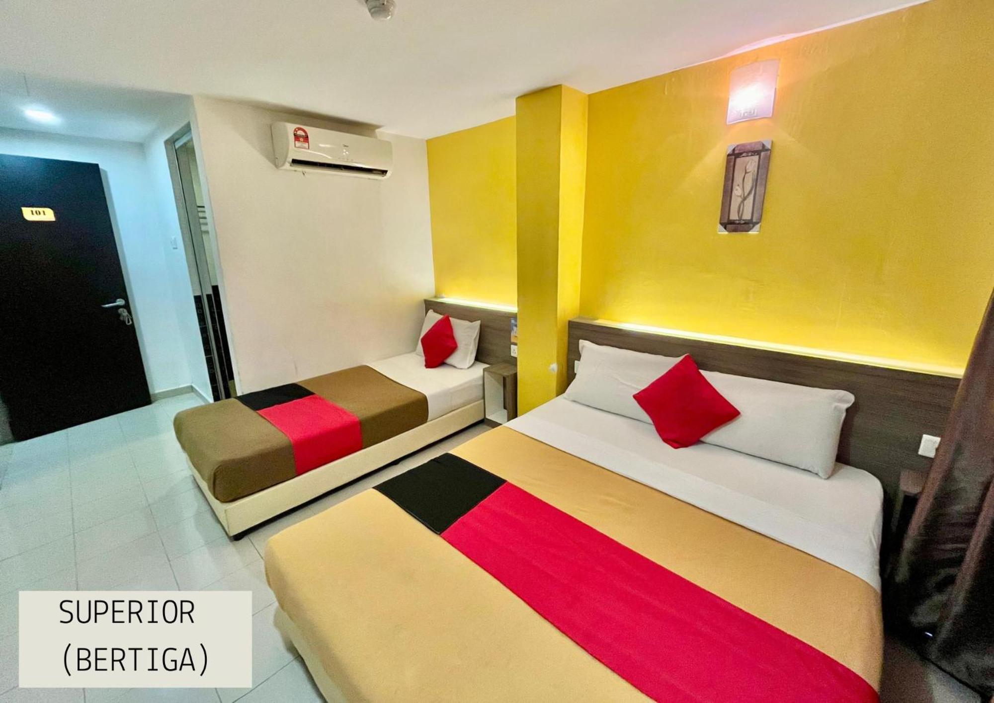 Yellow Mansion Hotel Melaka Raya Екстериор снимка